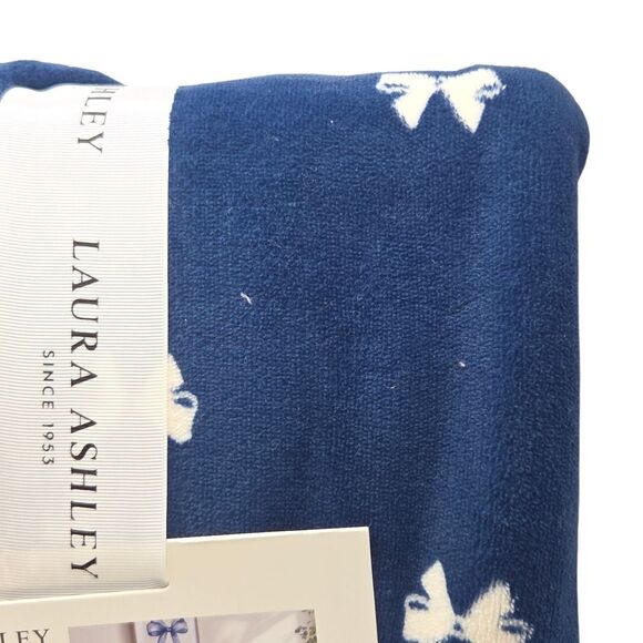 Laura Ashley Twin XL Bows Ivory And Blue Ultimate Plush Blanket Reversible 66x92 - Picture 7 of 9